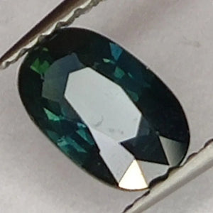 0.91 ct Oval Cut Sapphire Gemstone