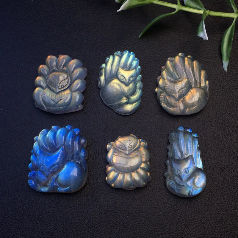 Labradorite Gray Moonstone Nine-Tailed Fox Crystal Carved Figurine