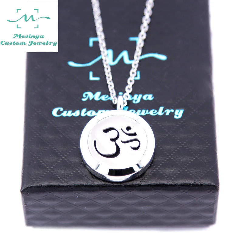 Mesinya Yoga Lover Aromatherapy 316L Diffuser Necklace