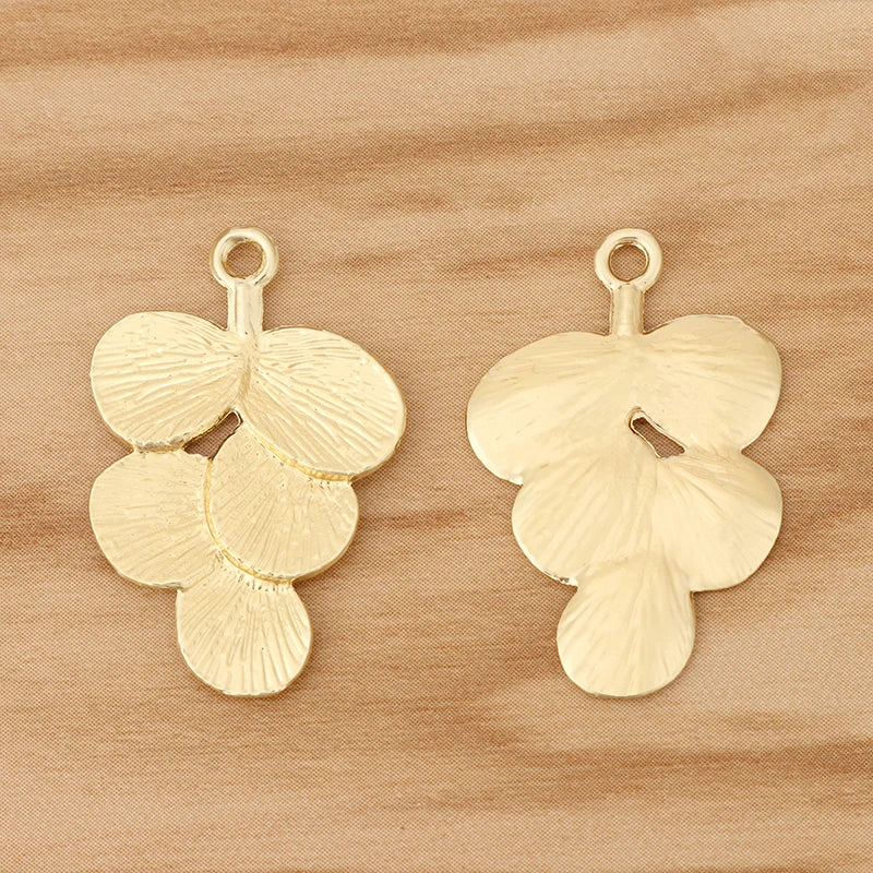 10 Leaf Charms Pendants for DIY Jewellery Making 30x20mm