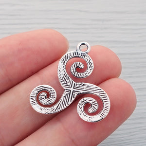 10 Pcs Tibetan Silver Celtic Knot Triskele Charms 28.5x28mm