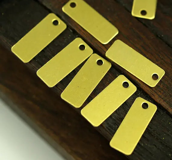 100 pcs Raw Brass Rectangle 1 Hole Charms (6 x 16 mm)