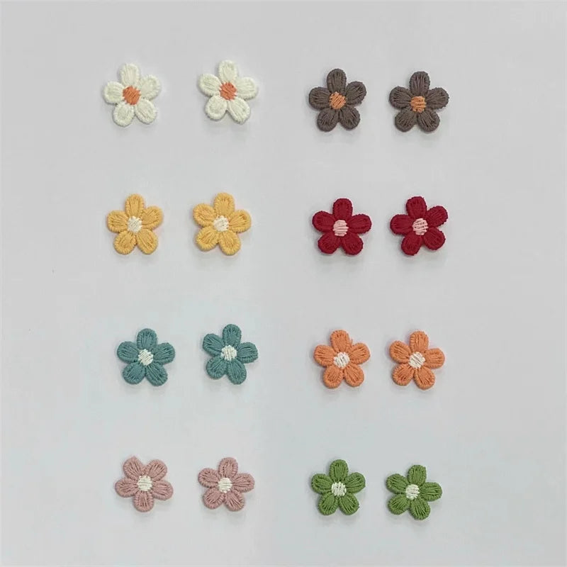 100Pcs Embroidered Flowers Appliques Patches DIY Arts Headwear Decor Material