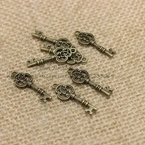 100Pcs 9*26mm Vintage Metal Keys Charms Pendant for Jewelry Making