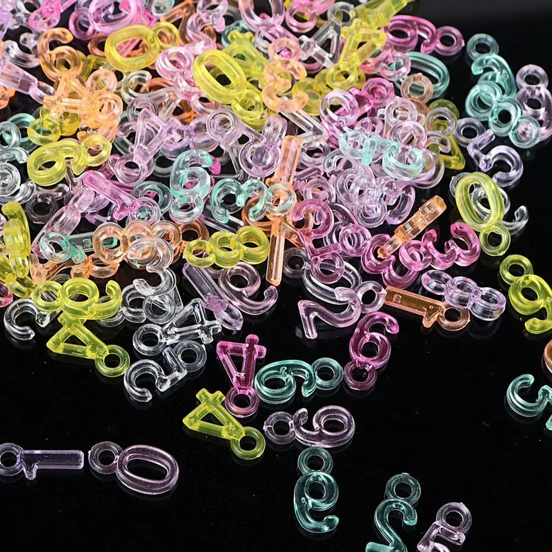100Pcs/Lot Candy Mixed Random Matte Letter Charm Acrylic Beads
