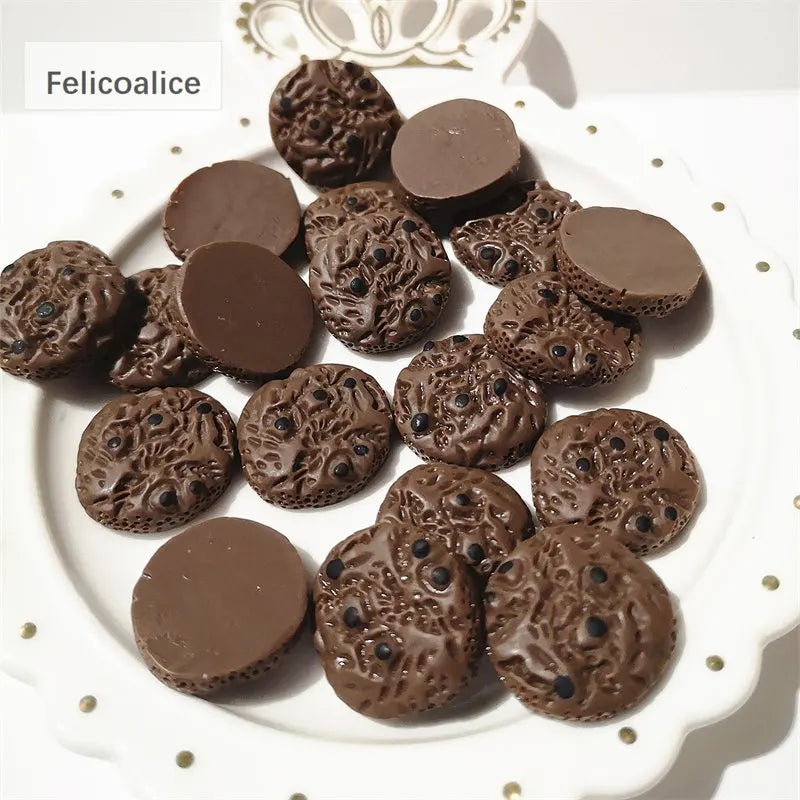100pcs 20mm Resin Chocolate Cookies Charms Pendants DIY Keychain Earrings