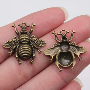 100pcs 25x25mm Bee Charm for Jewelry Making