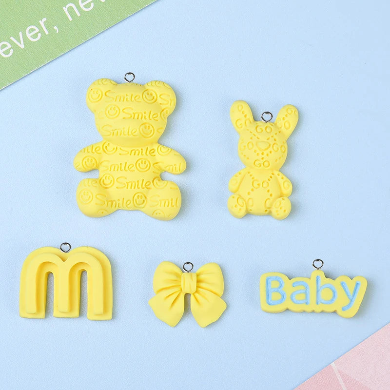 100pcs Resin Cartoon Bear Rabbit Pendants for Jewelry Making