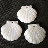 10PCS Mother of Pearl Carved Shell Pendants 22x20mm