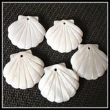 10PCS Mother of Pearl Carved Shell Pendants 22x20mm
