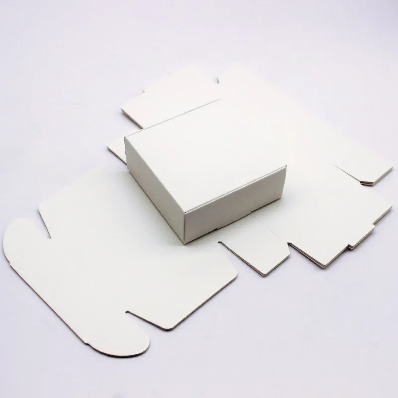 10Pcs 7.5x7.5x3cm Paper Box Christmas Wedding Favors Candy Wrapping Supplies