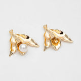10pcs Flower Charms, Plated Brass Pearl Peg Mounts