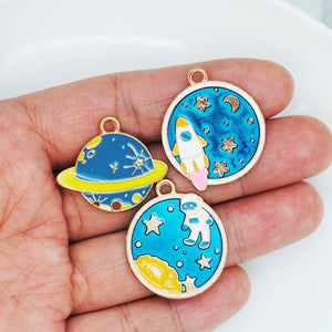 10pcs/Lot Enamel Planet Metal Moon Universe Charms DIY Necklace Pendant