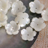 10pcs Mother of Pearl Flowers 14mm Shell Carved 3D (V1223)
