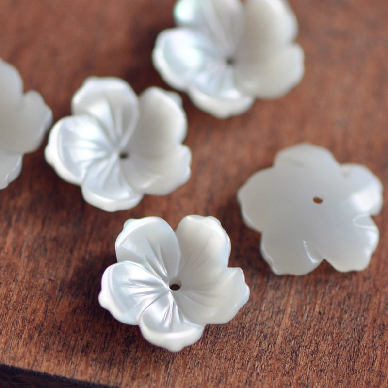 10pcs Mother of Pearl Flowers 14mm Shell Carved 3D (V1223)