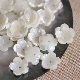10pcs Mother of Pearl Flowers 14mm Shell Carved 3D (V1223)
