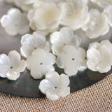 10pcs Mother of Pearl Flowers 14mm Shell Carved 3D (V1223)