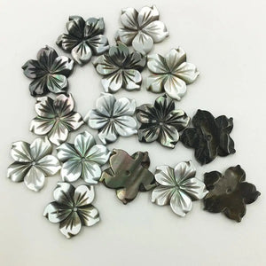 10pcs Mother of Pearl Shell Flower Pendant Bead