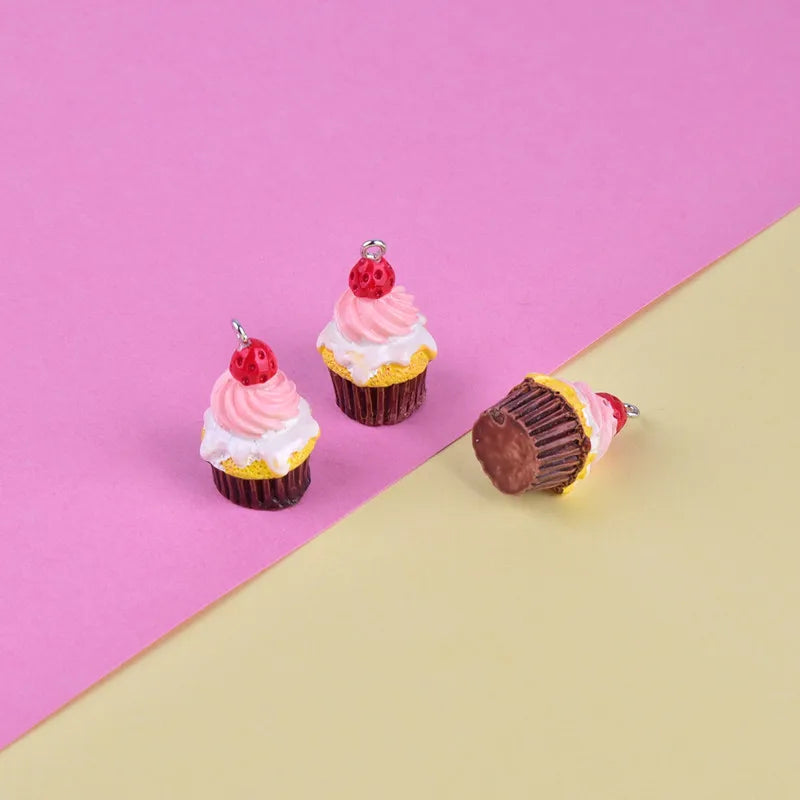 10pcs 3D Stawberry Cake Resin Charms Keychain Necklace Pendant DIY