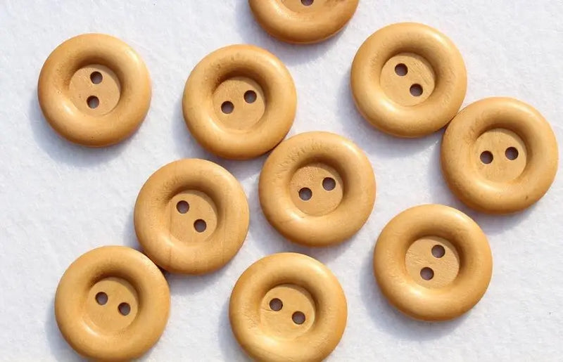 150pcs 30mm Natural Light Brown Wood Buttons 2 Holes DIY Crafting