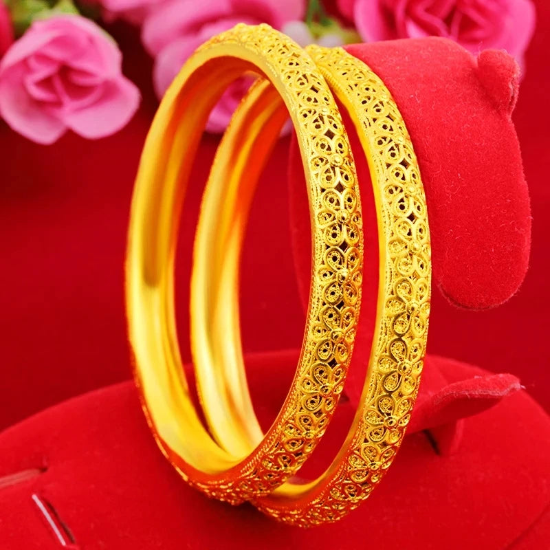 18K Plated Ladies Hollow Flower Bracelet Vintage