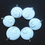 Nature Shell Pendants Seawater Shell Beads 30-35mm Round Charms for Women