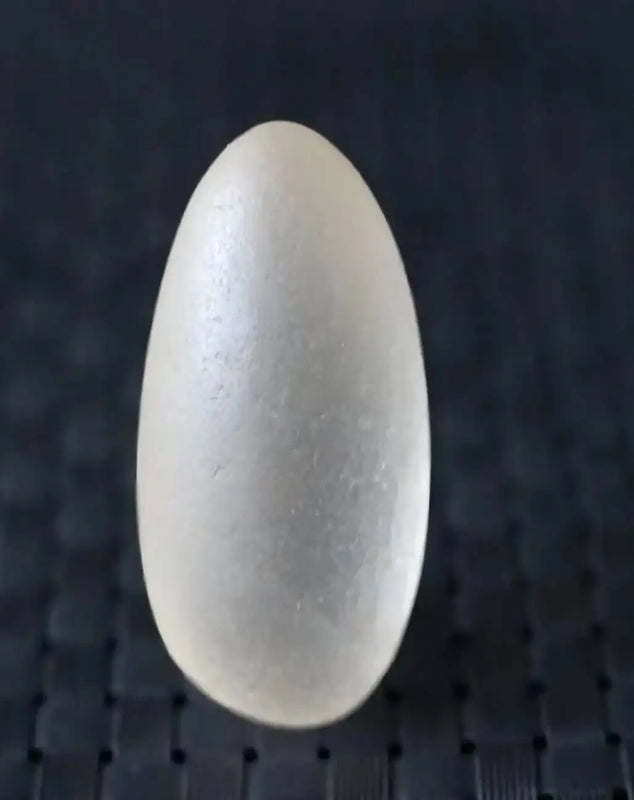1Pc Karamay, Xinjiang Silk Jade Raw Nature Stone Gobi Jade Wuerhe Gem