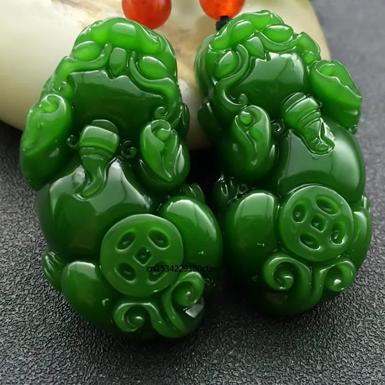 Green Jade Pixiu Pendant Necklace Chinese Luck Amulet