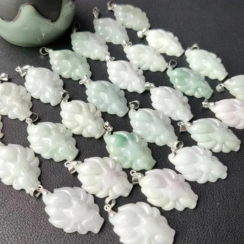 Natural Emerald Nine Tailed Fox Pendant Necklace Charm Jewellery Hand-Carved