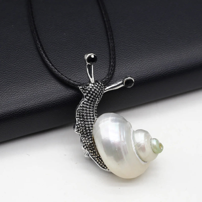 Natural Shell Snail Shape Retro Brooch/Pendant Necklace Rope Chain for Women
