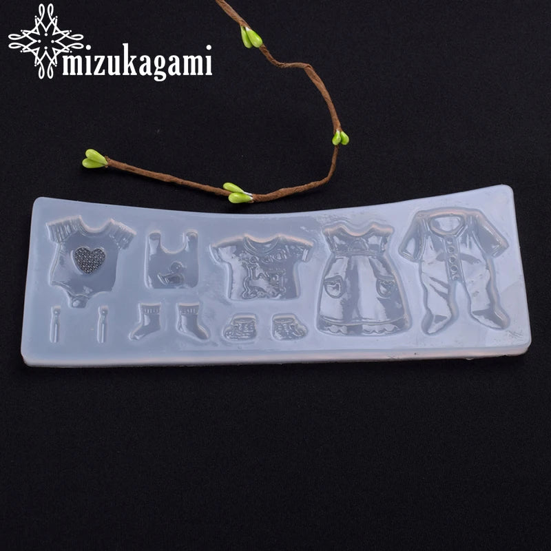 UV Resin Jewelry Silicone Mold for DIY Necklace Pendant Charms