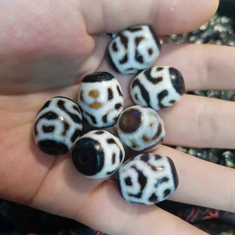 Natural Agate Daluo Bead Buddha Heart Six Eyes Dzi Ancient Sacred Object