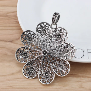 2Pcs Tibetan Silver Flower Charms Pendant for DIY Necklace Making