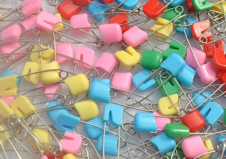 200pcs Candy Safety Pins Findings Clips Baby Care Shower Diaper Pins