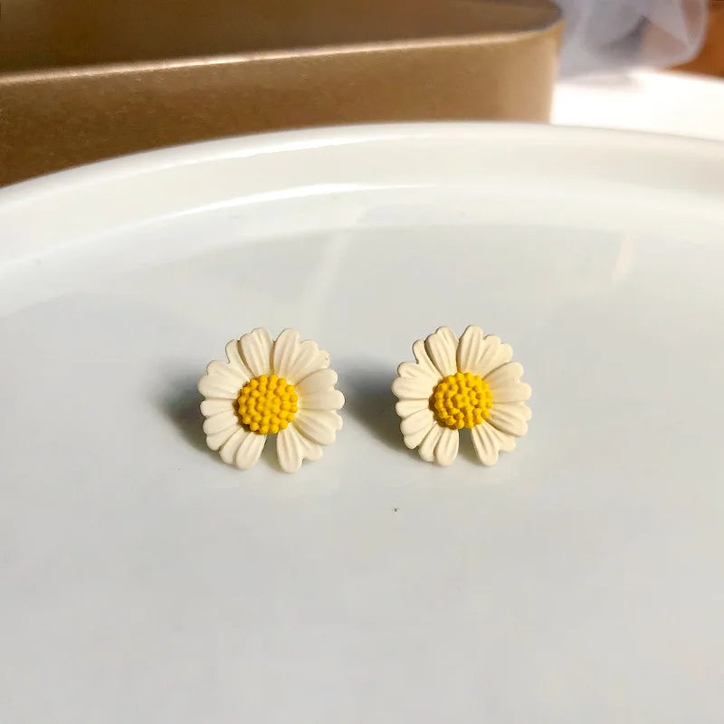 Summer Japanese Style Daisy Clip On Earrings for Women Lady