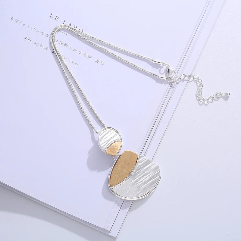 Retro Peach Hearts Pendant Necklace Women Accessories