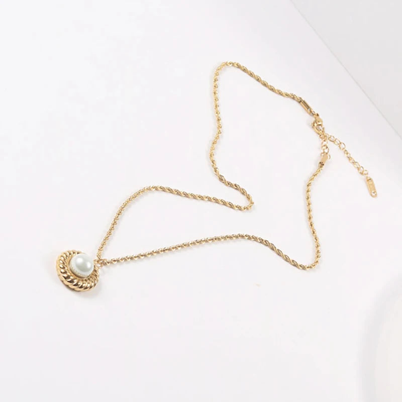 Vintage Rope Chain Pearl Pendant Necklace for Women
