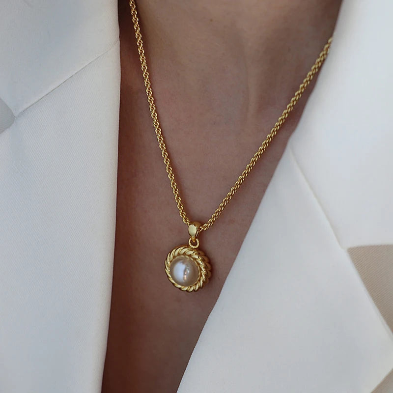 Vintage Rope Chain Pearl Pendant Necklace for Women