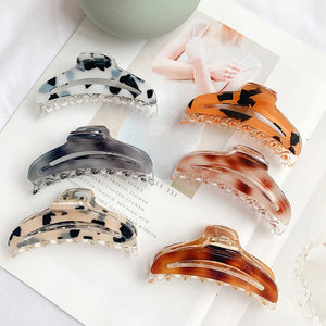 Geometric Acetic Acid Grip Hair Claw