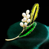 Oil Dropping Leaf Natural Pearl Personality Flower Brooch