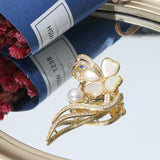 Women Shell Pearl Flower Brooch Lady Ins Sweater Costume Jewelry