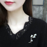 Women Sea Shell Heart Leaf Brooches Lady Natural Pearl Costume Jewelry