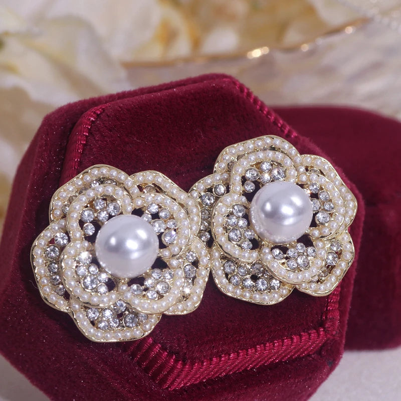 Romantic Pearl Flower Stud Earring for Women Rhinestone Earring