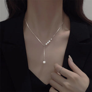 Alloy Materia Pearl Tassel Necklace for Women French Clavicle Chain