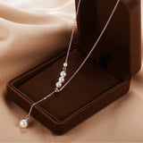 Alloy Materia Pearl Tassel Necklace for Women French Clavicle Chain