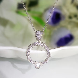 Small Fresh Ring Pendant Necklace Twist Rope Ring Clavicle Chain
