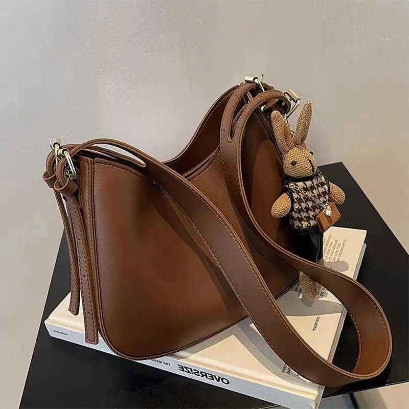 Spanish Neutral Leisure Bag for Everyday Use