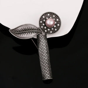 Vintage Zinc Alloy and Pearl Brooch Pin Leaves British Style Suit Accessories
