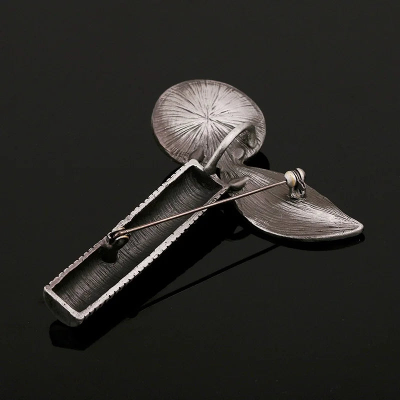 Vintage Zinc Alloy and Pearl Brooch Pin Leaves British Style Suit Accessories