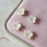 20Pcs Natural Shell Beads 10mm Carved 3D Flower Spacer Cap DIY Jewelry Making